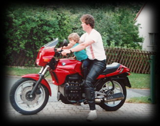 Marcel und Stefan auf dem Motorrad